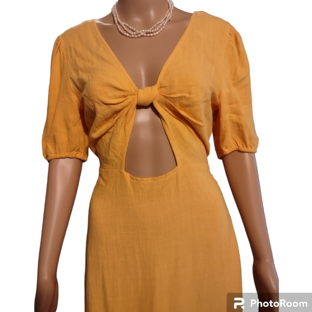 Forever 21 Women's Yellow Cut-Out  Dress Size Small